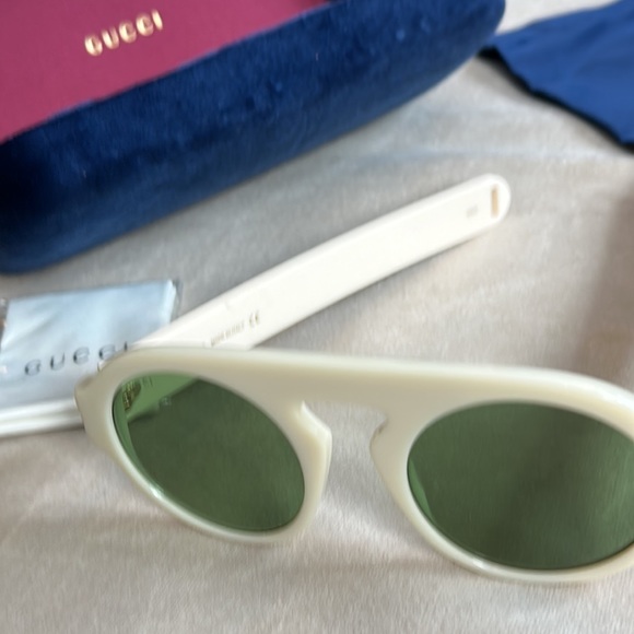 NWOT GUCCI SPORTY EYEWEAR UNISEX HIGH END SUN SHADES - Picture 3 of 8